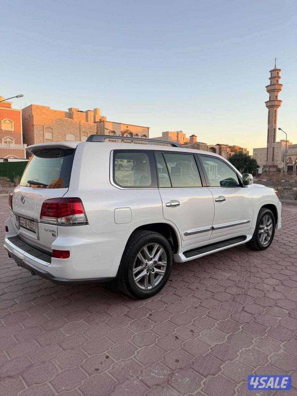 للبيع لكزس 2013 صبغ الوكاله عداده 2302