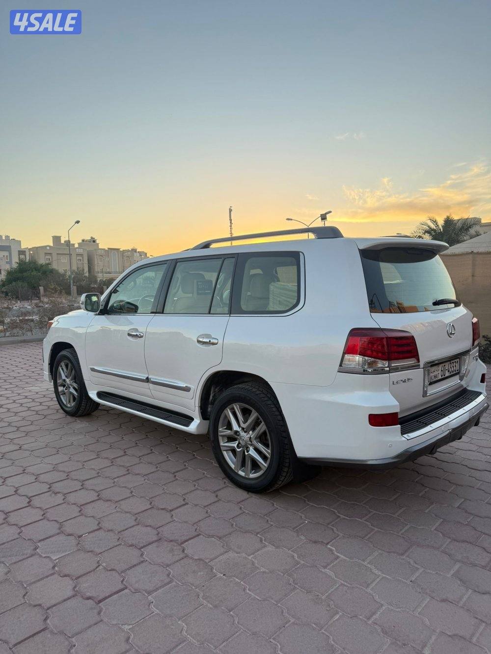 للبيع لكزس 2013 صبغ الوكاله عداده 2303