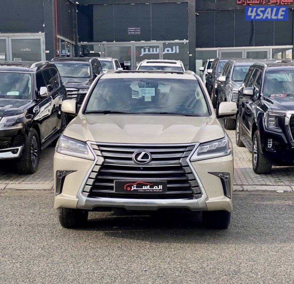للبيع لكزس مخزن LX570 الساير موديل 2016 عداد 119 الدرجة الثانية0
