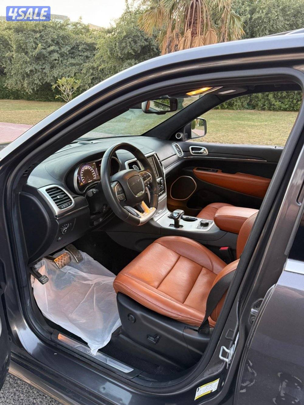 شروكي SRT موديل 2014 صبغ الوكاله وارد الوكاله بحاله ممتازه9