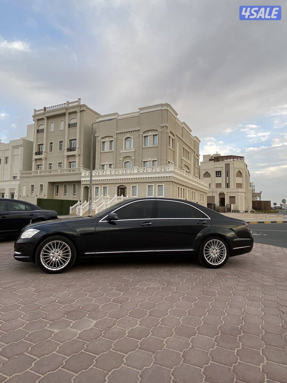 للبيع مرسيدس  حوت S300 لارج بانوراما بحالة ممتازة جداً4