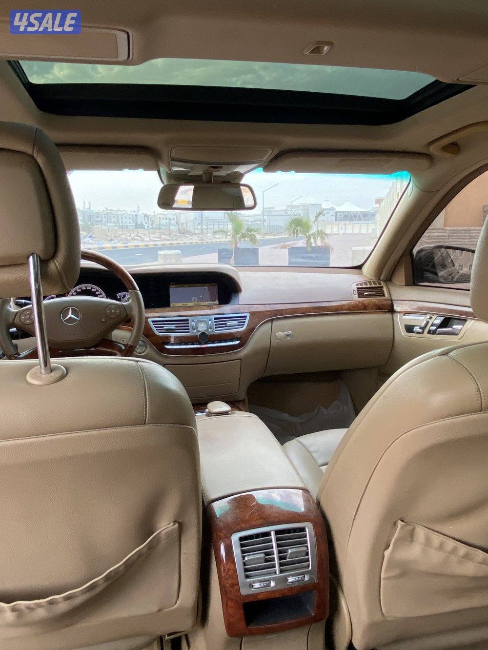 للبيع مرسيدس  حوت S300 لارج بانوراما بحالة ممتازة جداً9