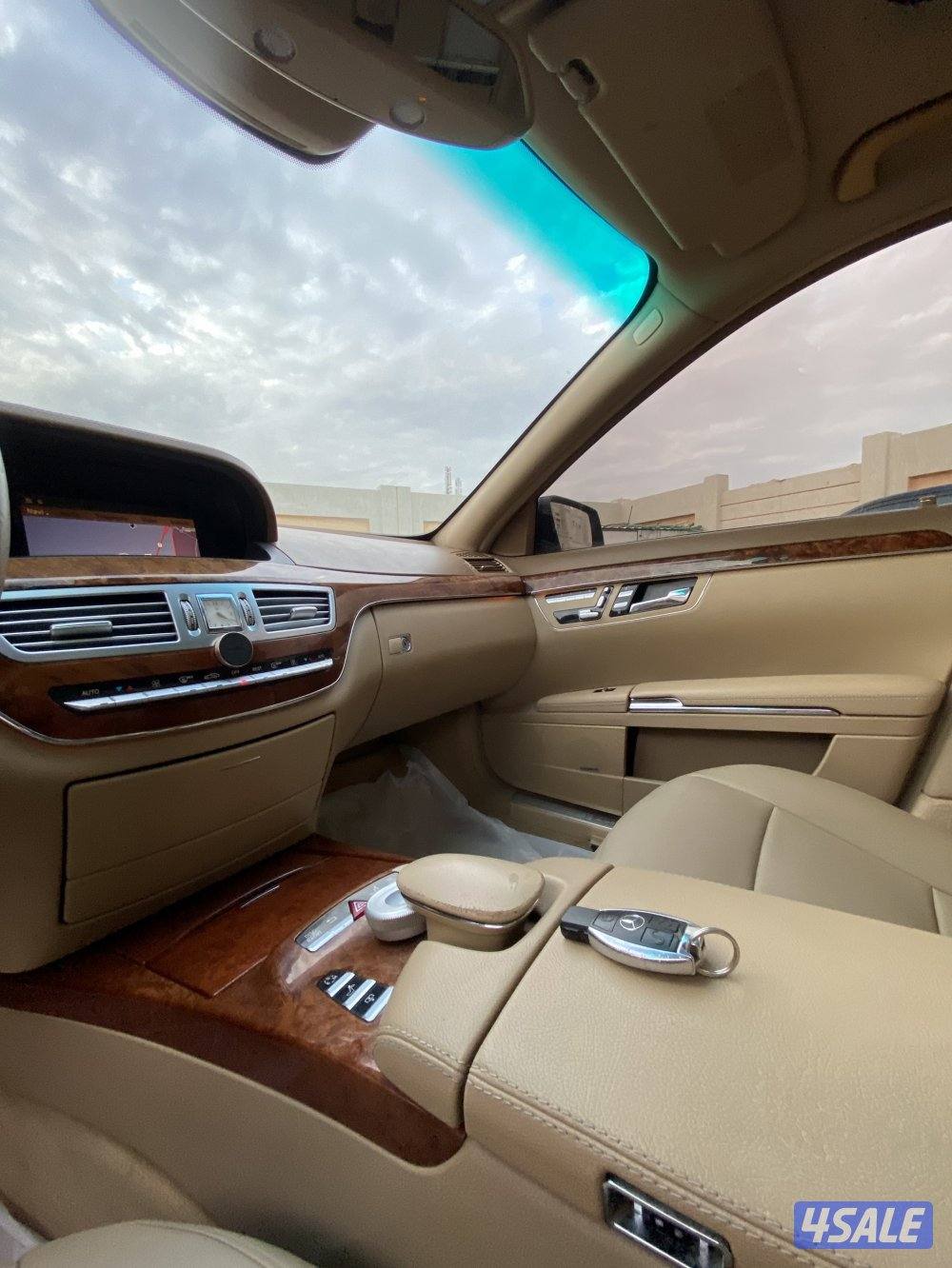 للبيع مرسيدس  حوت S300 لارج بانوراما بحالة ممتازة جداً14