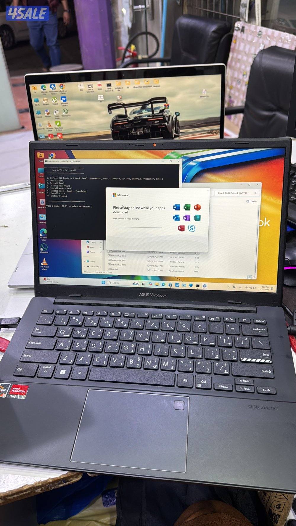 Asus vivobook ryzen 5 7000 series Ram 8GB DDR 5.  Storage 512GB ssd2