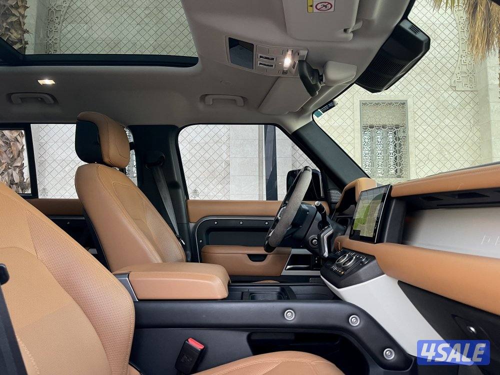 ديفندر 6 سلندر بلاك ايديشن 202310