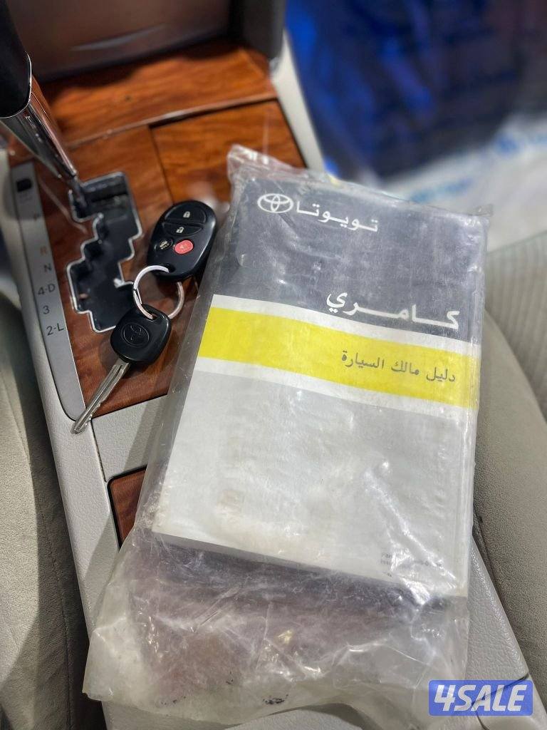 كامري بحالة جداً نظيفة glx4
