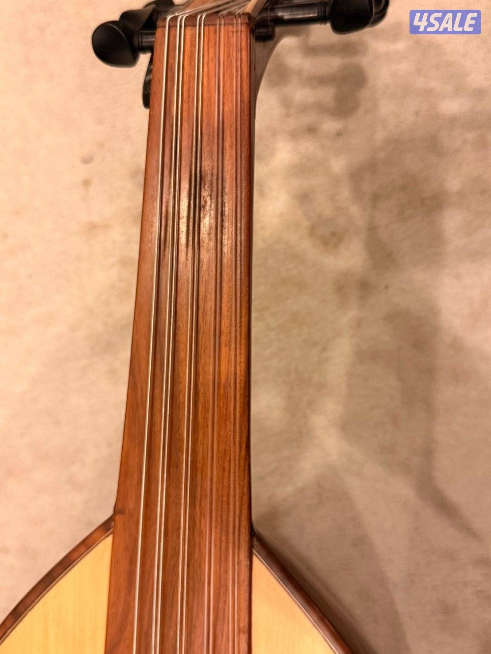 عودي للبيع ، كويتي من زرياب ، اوتار اورورا ، مع جنطه و اربع  ريش2