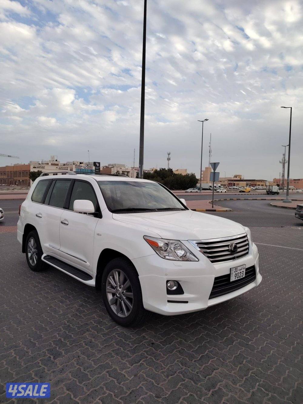لكزس lX570 الساير 2011 بحاله نادره عداد 121 ااف0