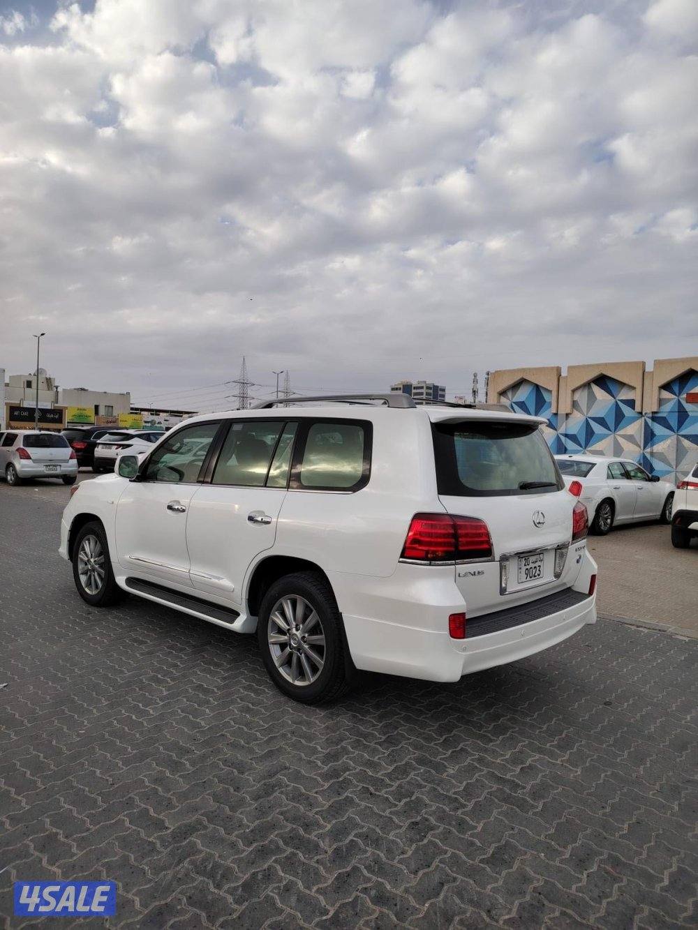 لكزس lX570 الساير 2011 بحاله نادره عداد 121 ااف3