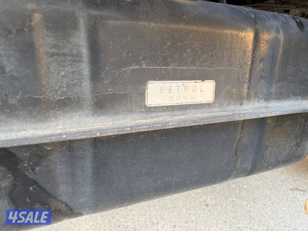 ميتسوبيشي موديل 1992 مخزن عداد قليل 57 الف عليه ونش10