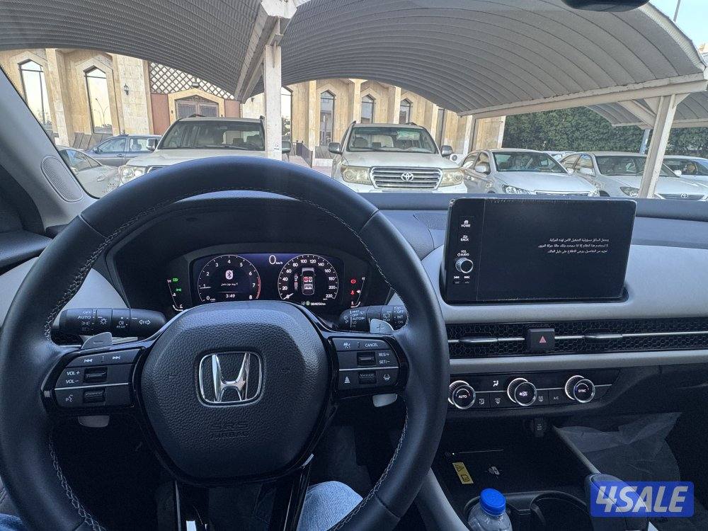 للبيع جيب هوندا ZRV8