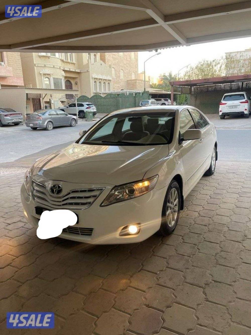 كامري بحالة جداً نظيفة glx0