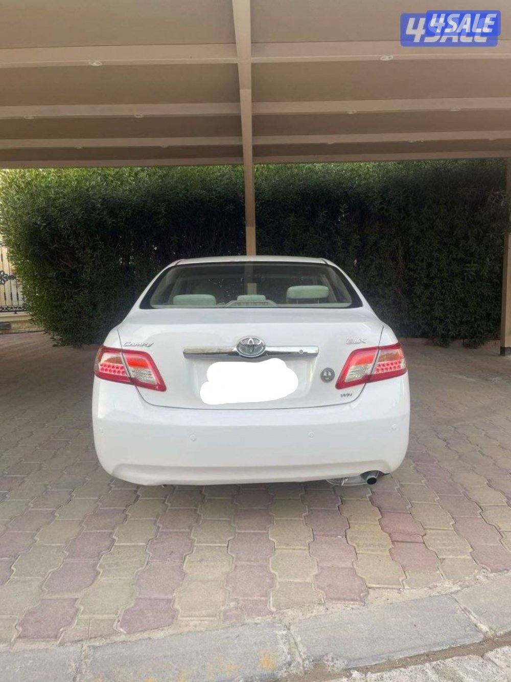 كامري بحالة جداً نظيفة glx2