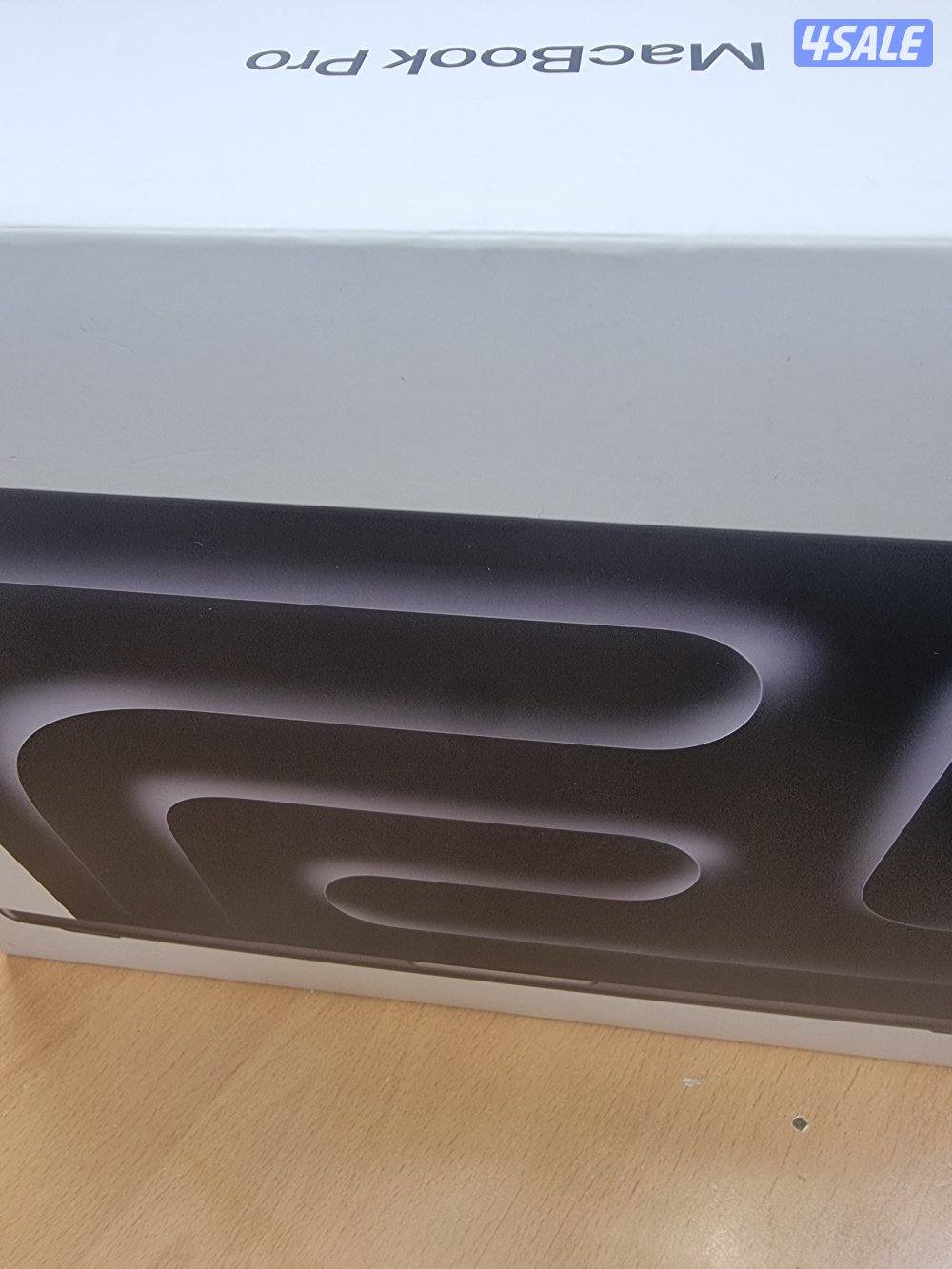 MACBOOK PRO M4 14 INCH 16 RAM 512 SSD مشحون 7مرة1