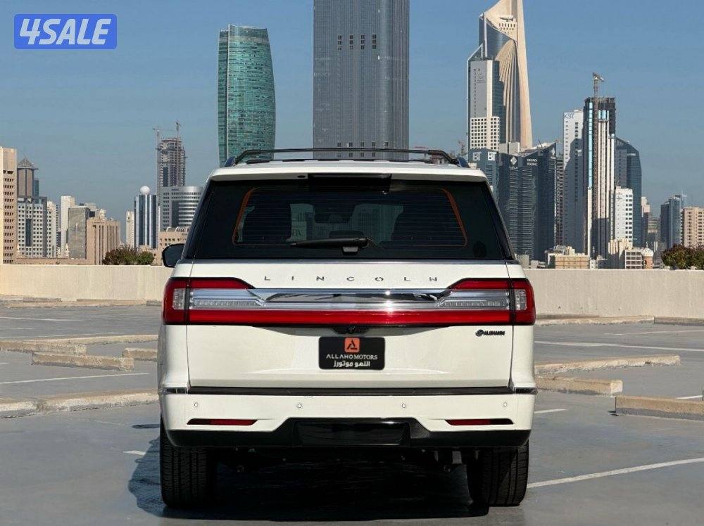 لنكولنNAVIGATOR LUXURY موديل2021 عداد47الف وارد الغانم تحت الكفاله4