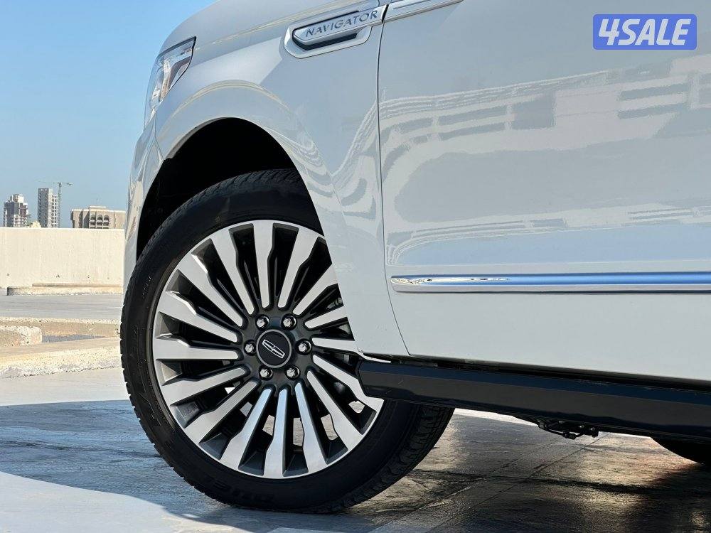 لنكولنNAVIGATOR LUXURY موديل2021 عداد47الف وارد الغانم تحت الكفاله5