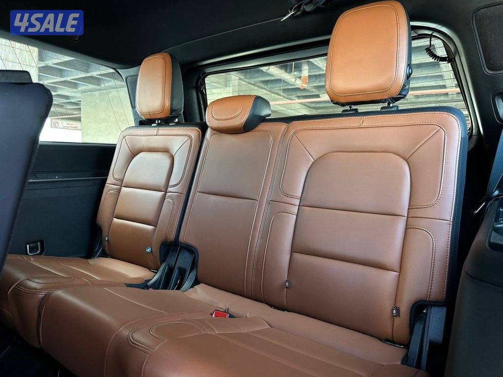 لنكولنNAVIGATOR LUXURY موديل2021 عداد47الف وارد الغانم تحت الكفاله10