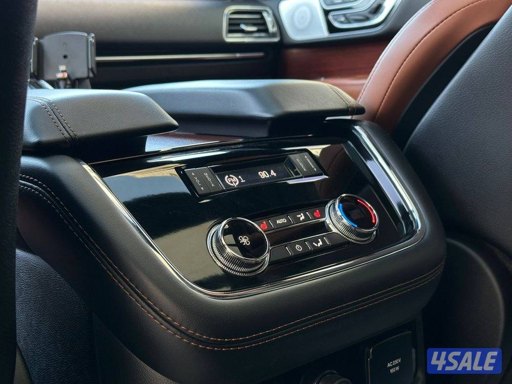 لنكولنNAVIGATOR LUXURY موديل2021 عداد47الف وارد الغانم تحت الكفاله11