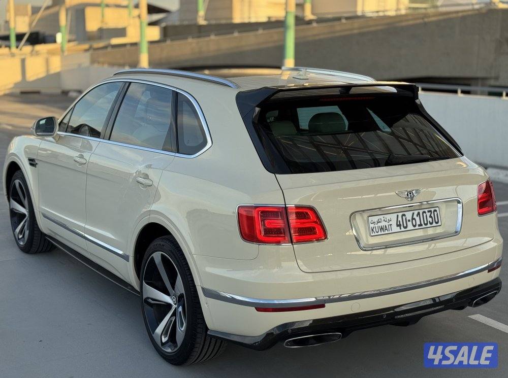 للبيع جيب بنتلي بتيجا 2017 مواصفات خاص لون مميز كت كاربن فايبر5