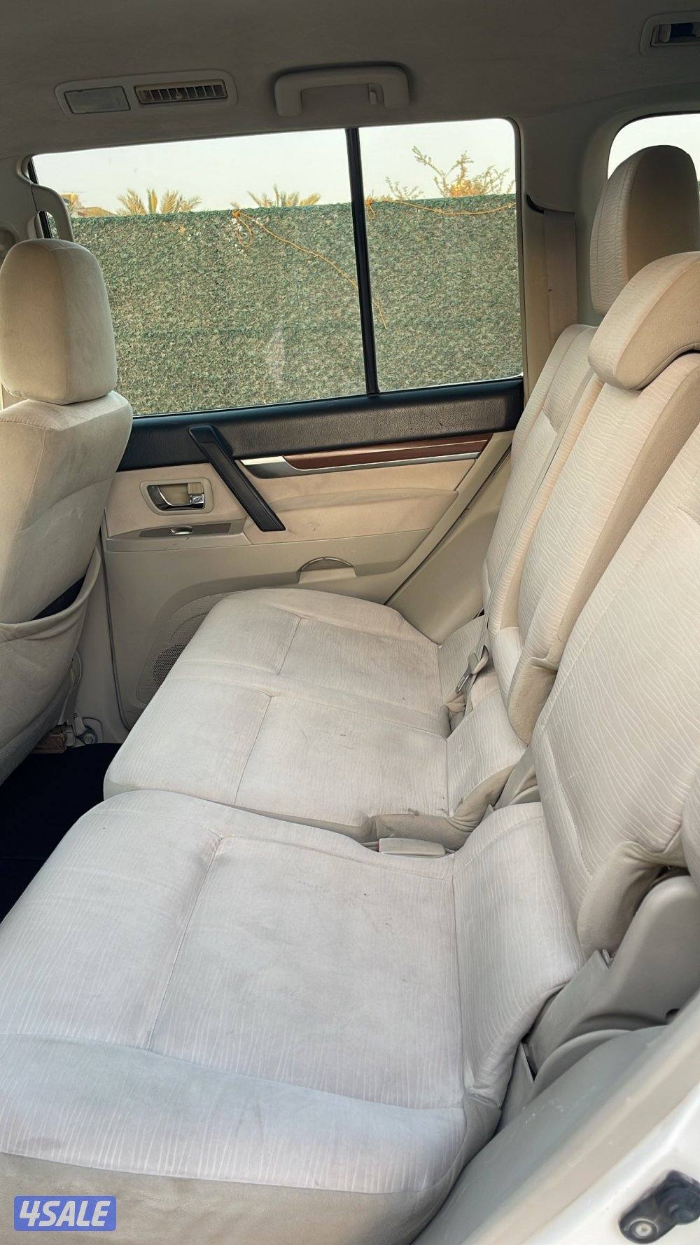 للبيع باجيرو مكينه صغيره بحاله ممتازه7