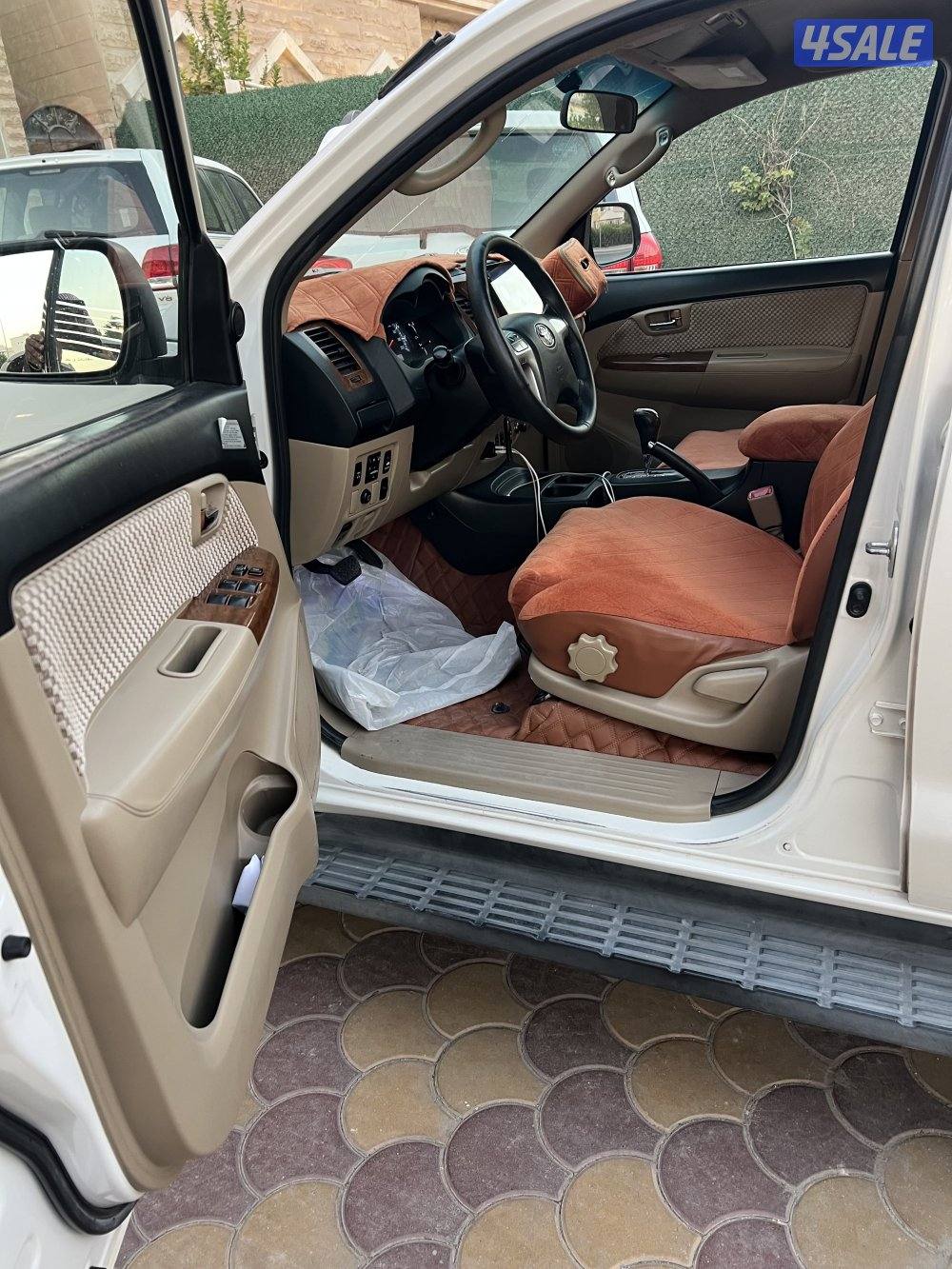 للبيع فورتنر موديل 2014 شرط الفحص3