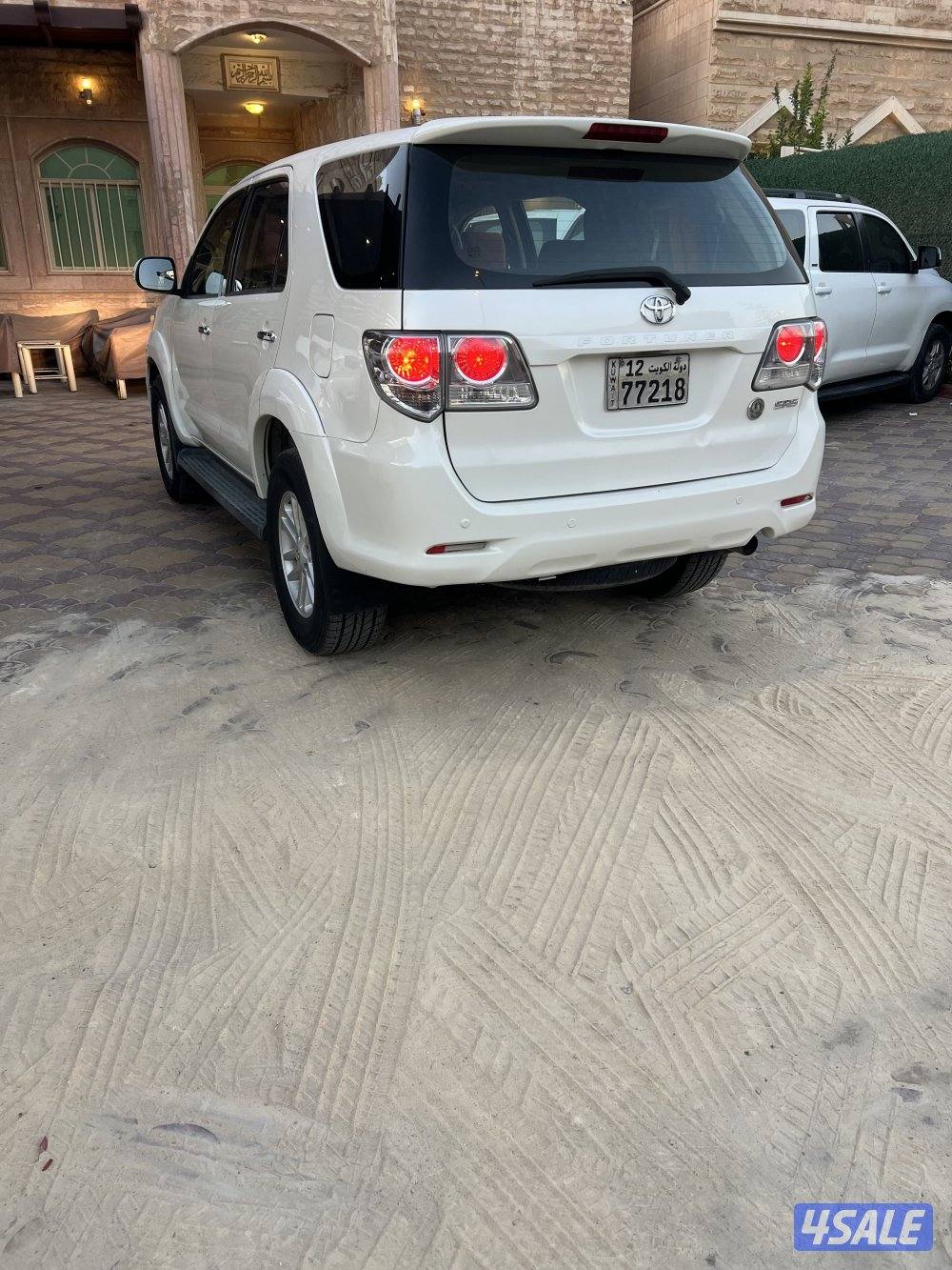 للبيع فورتنر موديل 2014 شرط الفحص7