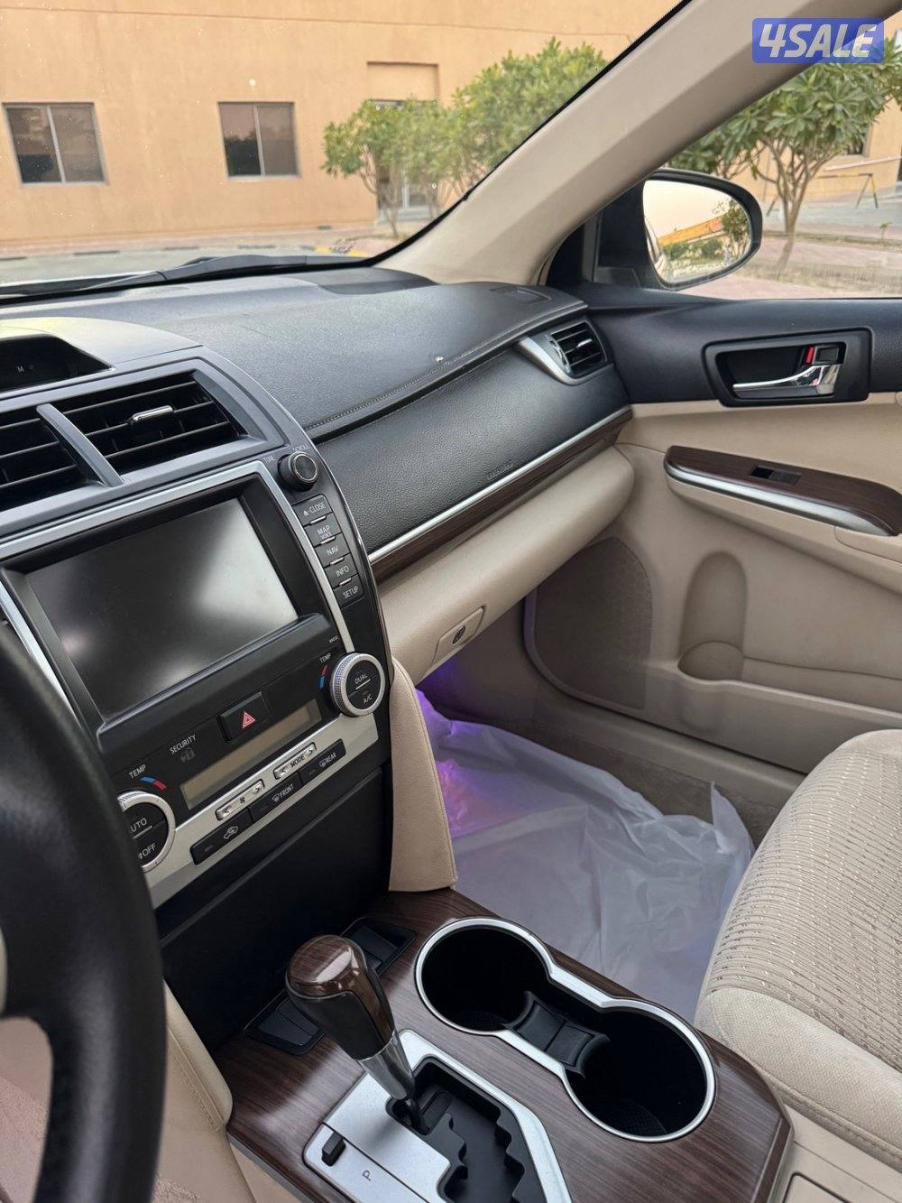 للبيع كامري GLX 2013 ماشي 198 الف الساير7