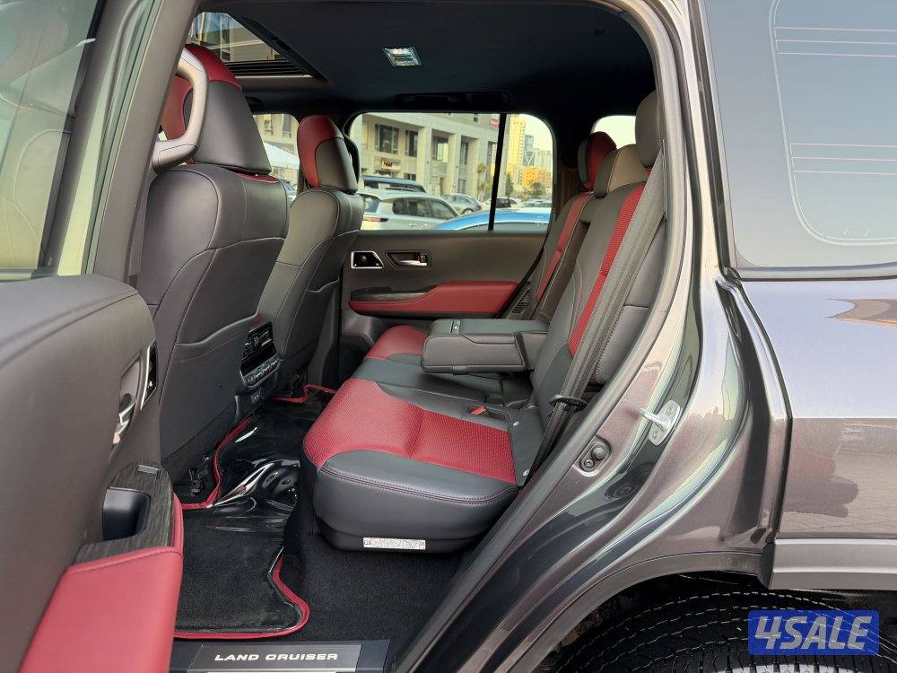 لاندكروس GR سبورت 2024 عداد 38 الف صبغ وكالة تحت الكفالة سيرفيس مجاني2