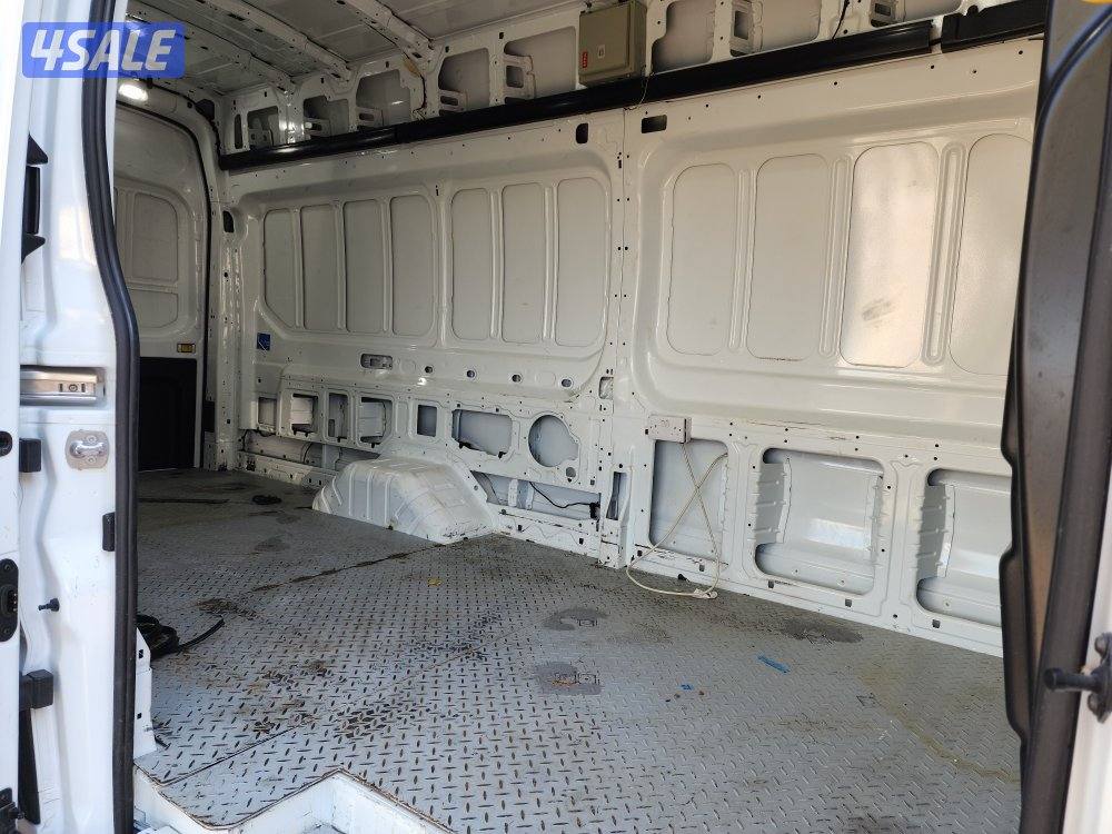 ترانزيت 2021 بوكس مقفل سقف عالي ديزل قير عادي عداد ٤٣ ألف سرفس منتظم12