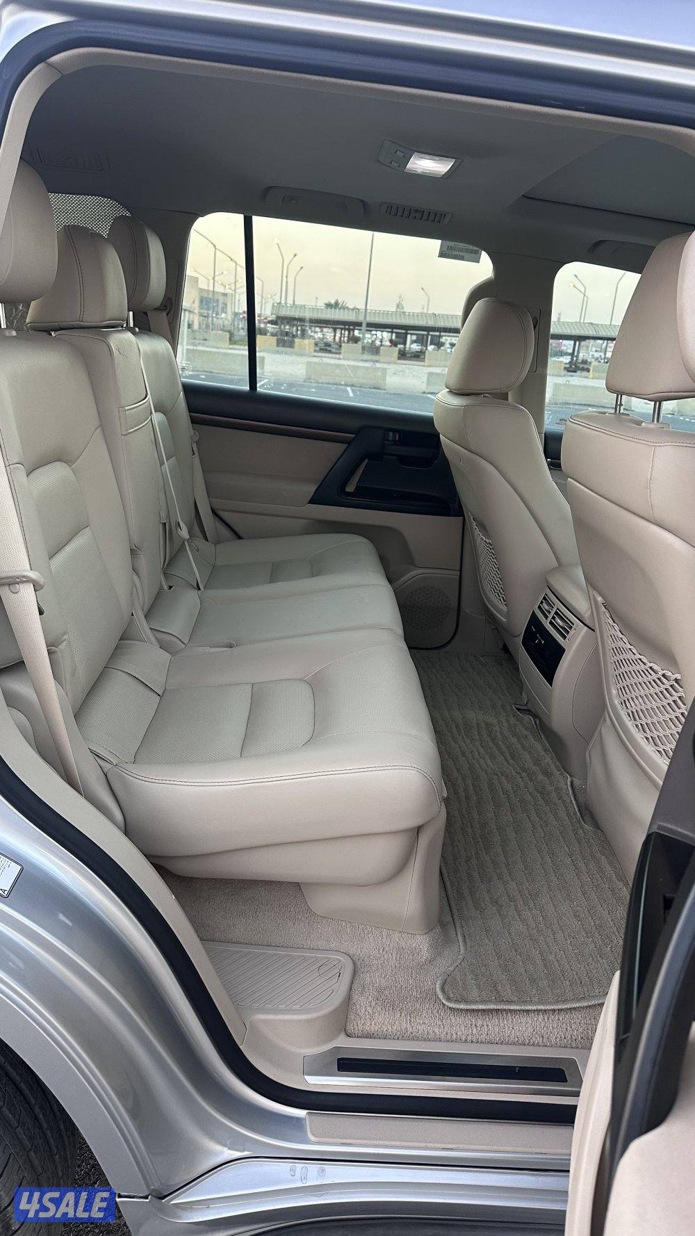 لاند كروزر GX.R مديل 2019 عداد 93 بحالة الوكالة9