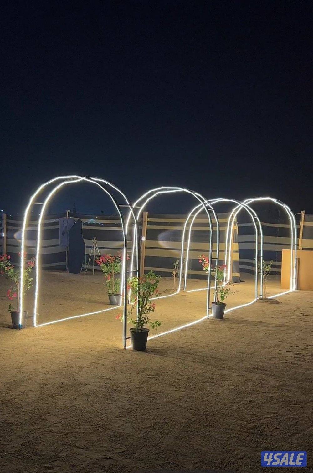 ( المخيم مكون من …
خيمه ٥/٨ قنفات
بيت شعر ٥/٩ جلسه ارضيه مع قنفات
خيمه0