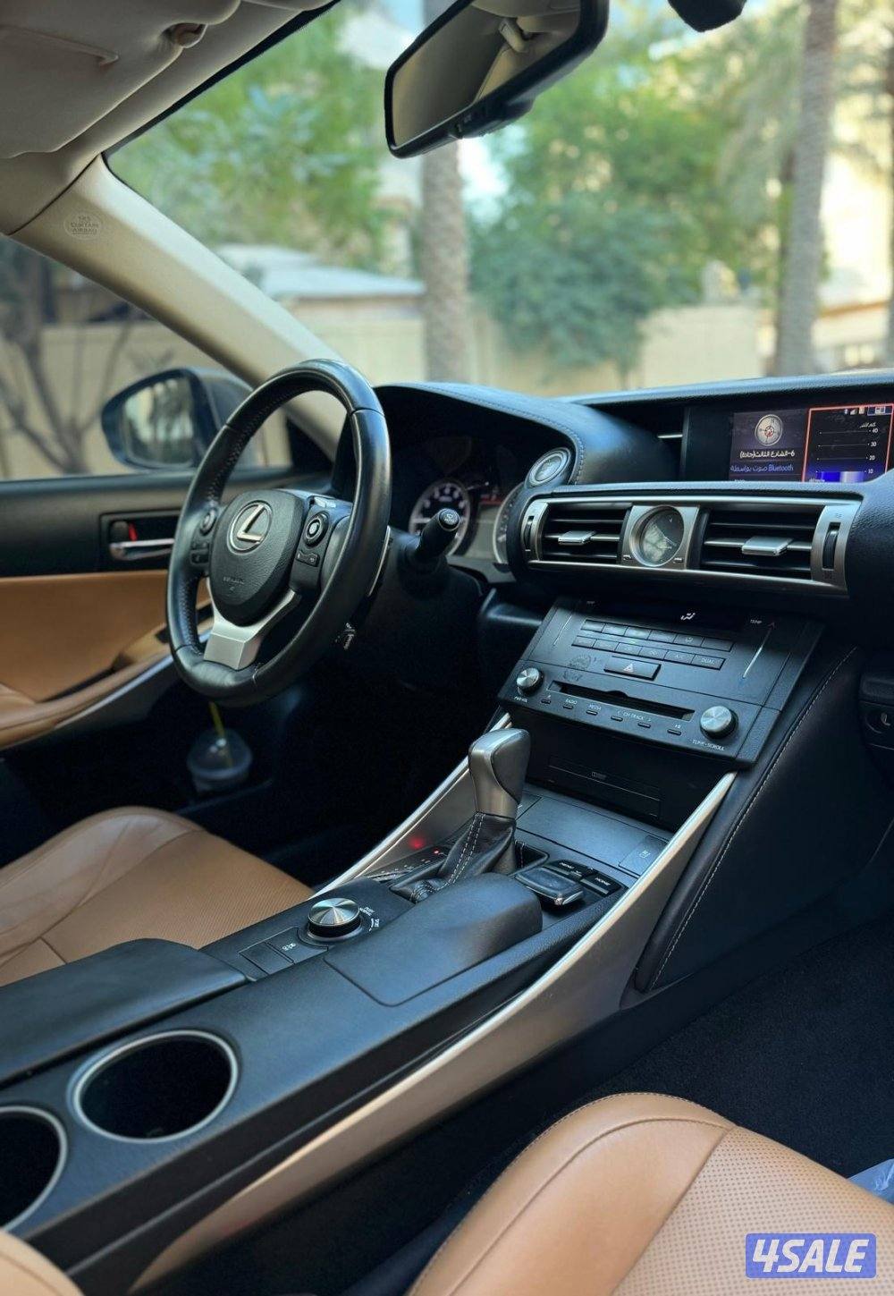 للبيع لكزس is250 موديل 2015 ماشي 1539