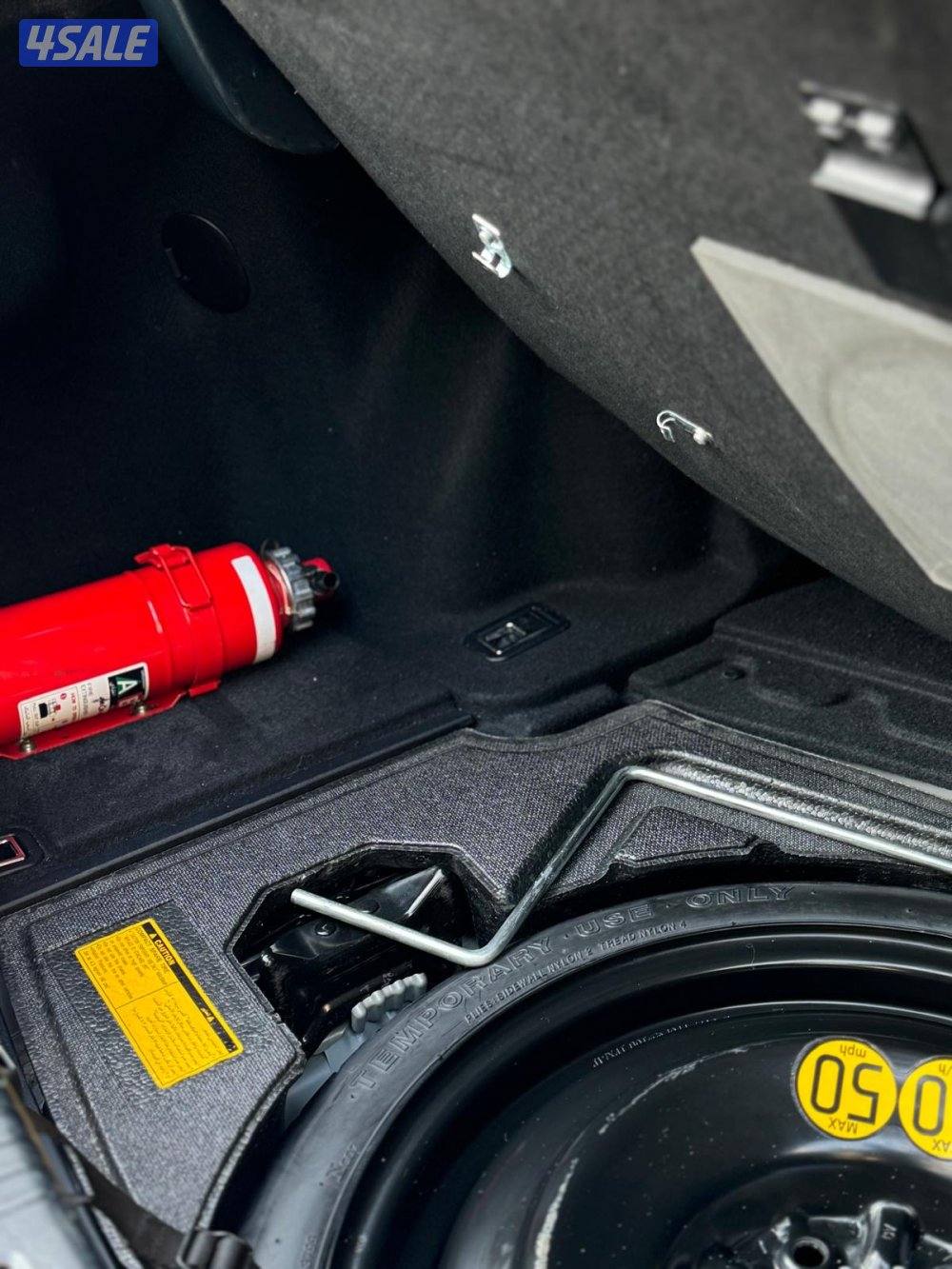 للبيع لكزس is250 موديل 2015 ماشي 15311