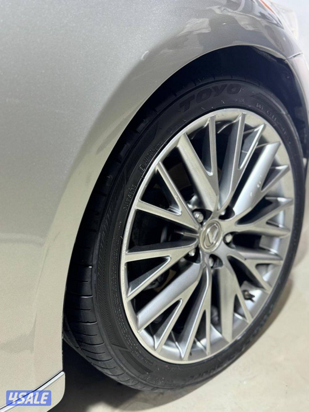 للبيع لكزس is250 موديل 2015 ماشي 15312