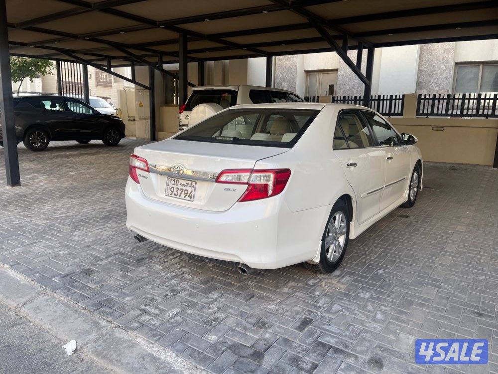 للبيع كامري موديل 2012 صبغ الوكاله السياره بحالت الوكاله شرط الفحص3