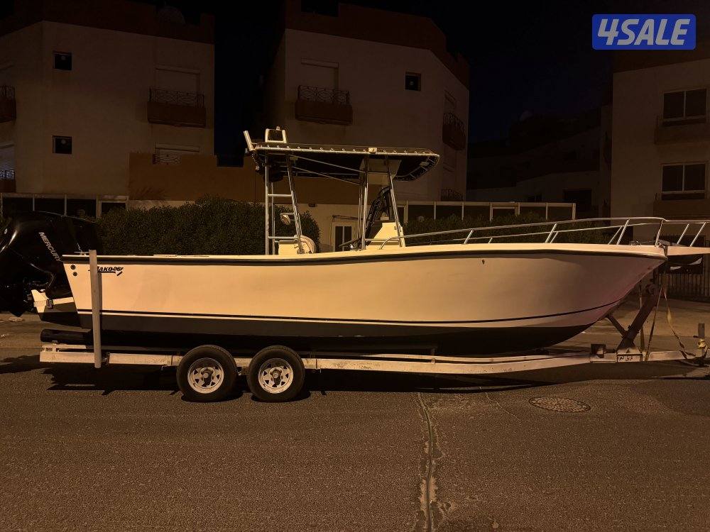 للبيع قارب mako261 موديل ١٩٩٢2