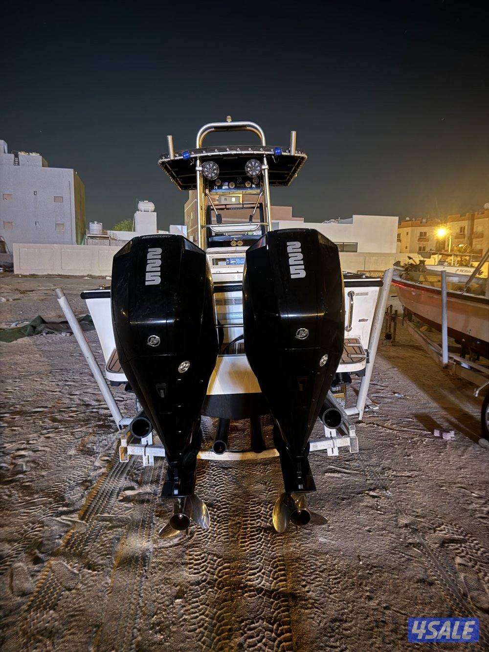 للبيع قارب mako261 موديل ١٩٩٢3