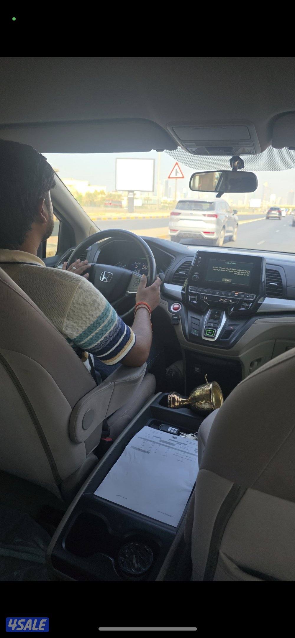 للبيع هوندا اوديسي عائلية 2020 لون سلفر استخدام عائله عداد 173 الف1