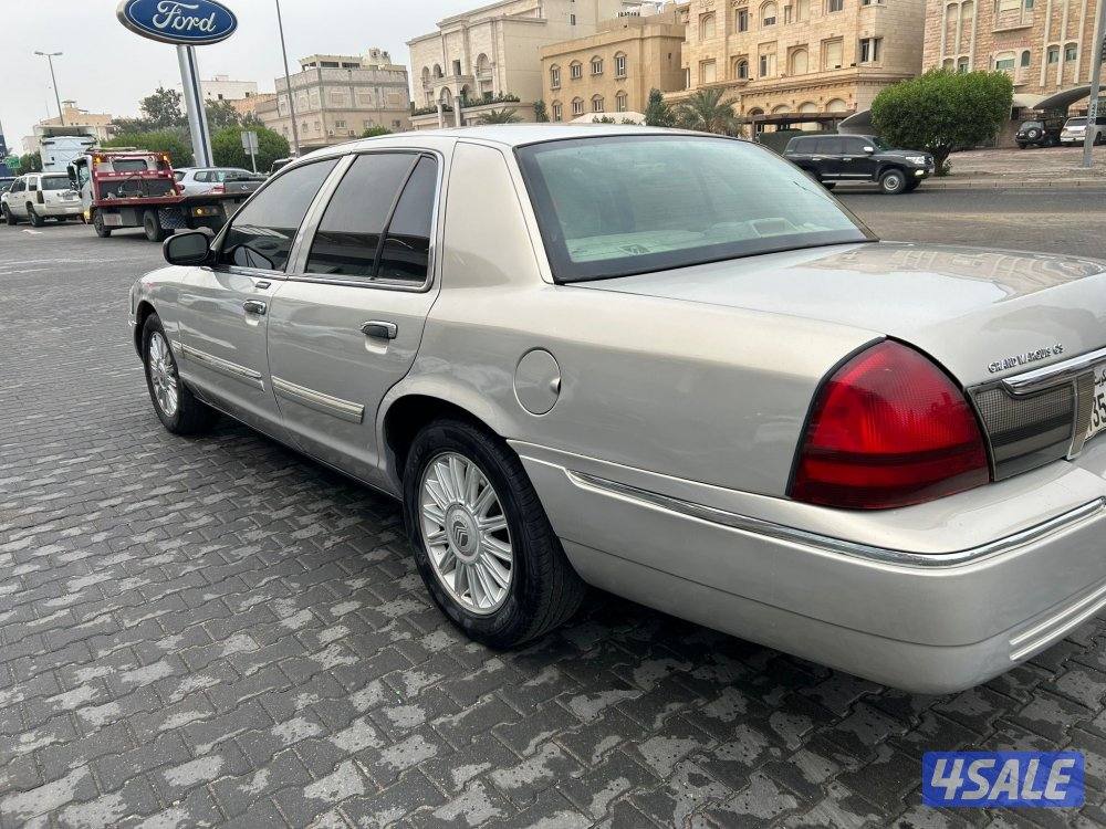 فورد ماركيز موديل ٢٠١١0