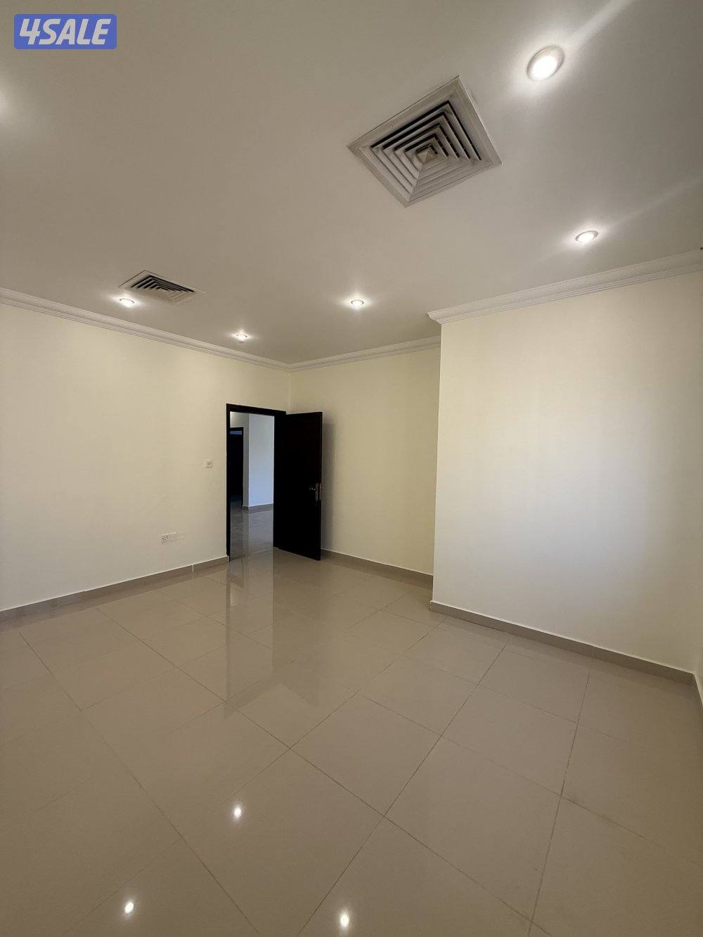 للإيجار شقة كبيرة وشرحة باشبيلية ق4 مدخل ومخرج سهل من شارع بن القاسم3