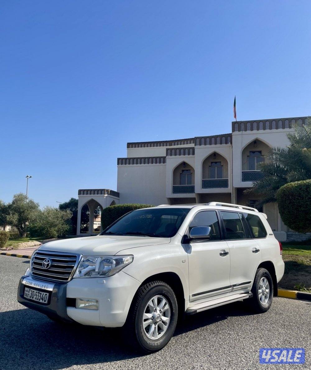 للبيع لاند 2011 GXR0