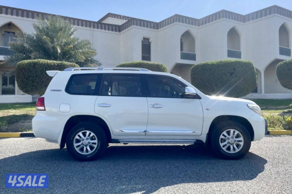 للبيع لاند 2011 GXR4