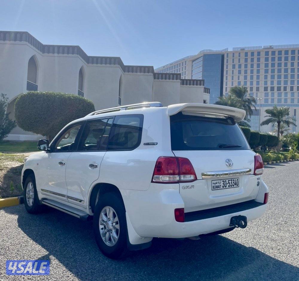 للبيع لاند 2011 GXR5