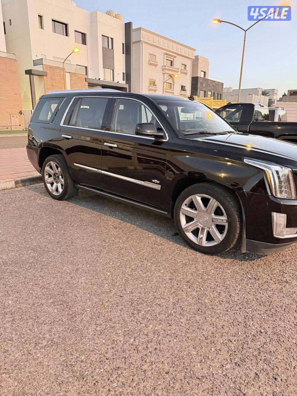 اسكاليد بريميوم 2015 بحالة ممتازة1