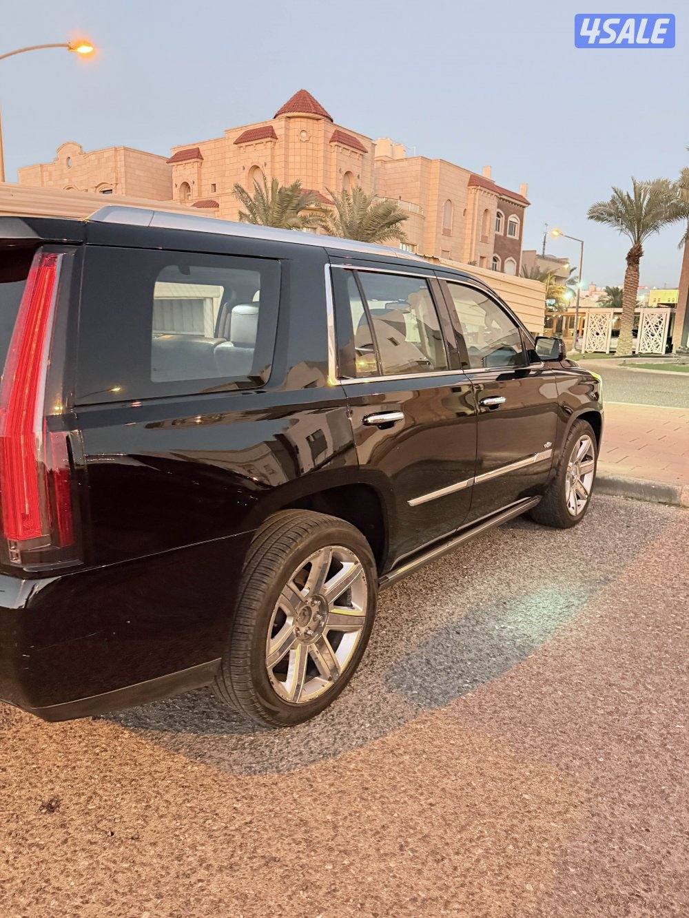 اسكاليد بريميوم 2015 بحالة ممتازة2