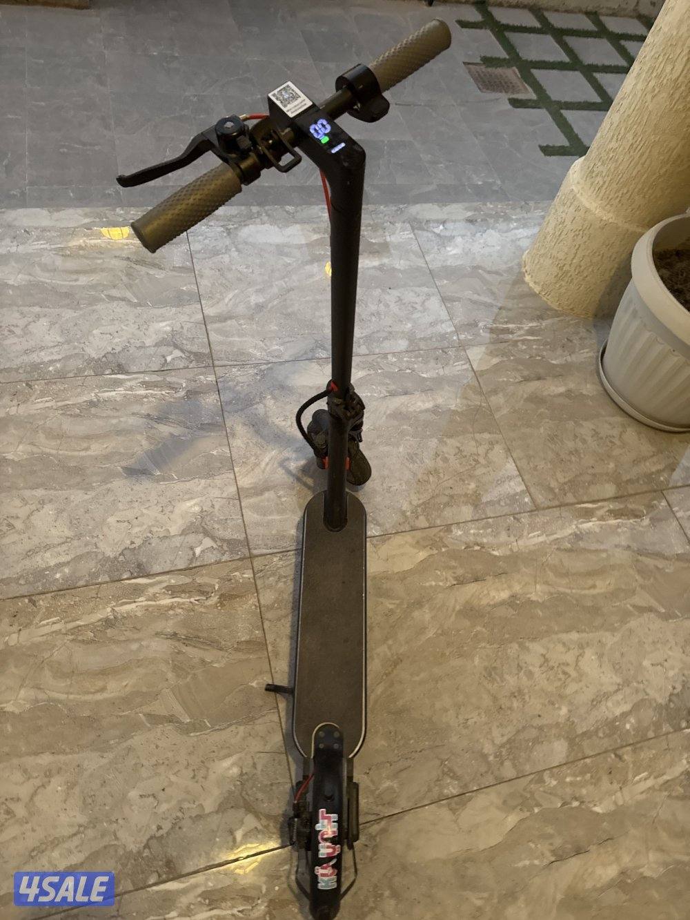 سرعته:80 نظيف كل شيء مافي ولا شي بس يبيله ‏تبديل ‏ ‏الدعس ‏ فقط.2