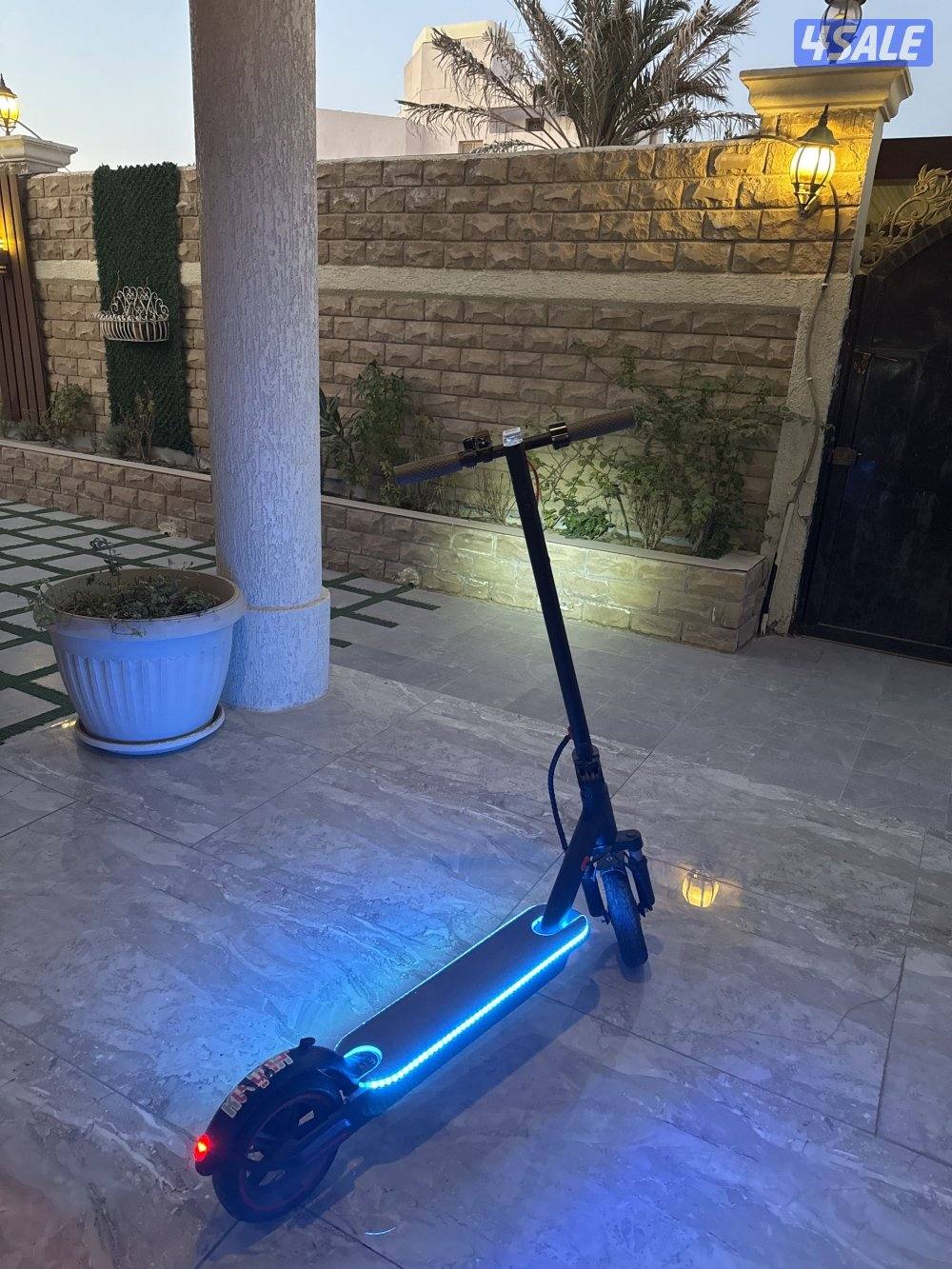 سرعته:80 نظيف كل شيء مافي ولا شي بس يبيله ‏تبديل ‏ ‏الدعس ‏ فقط.4