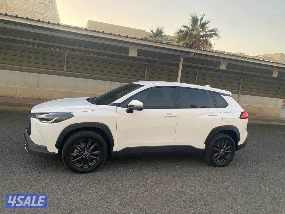 تويوتا كروس 2023 صبغ الوكاله عداد128 الف وارد الوكاله0
