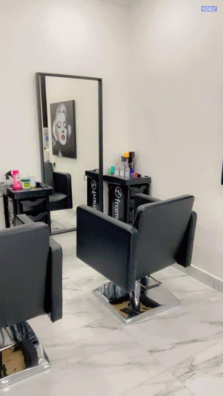 صالون نسائي للبيع الفنطاس شارع المطاعم الرئيسي عمارة رقم ٤ الدور ٢2