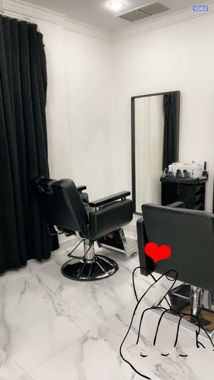 صالون نسائي للبيع الفنطاس شارع المطاعم الرئيسي عمارة رقم ٤ الدور ٢9